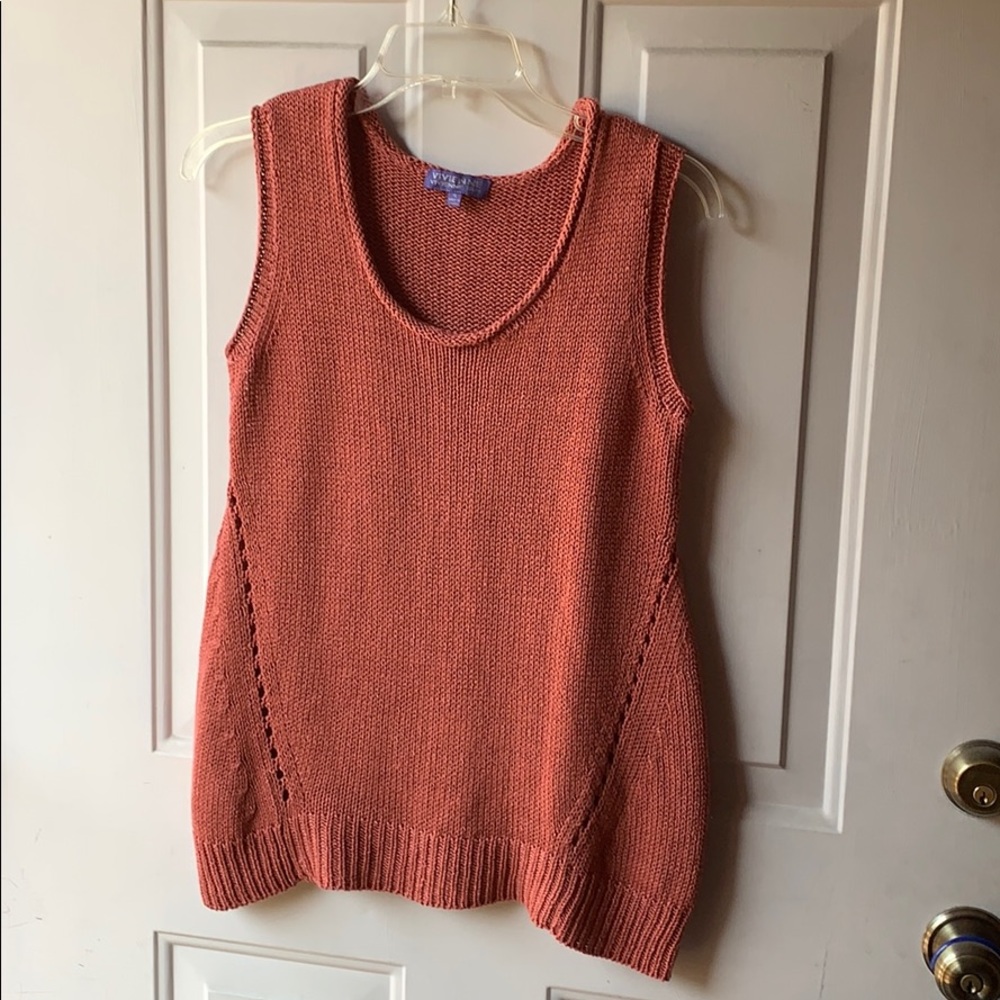 Ladies sleeveless knit top